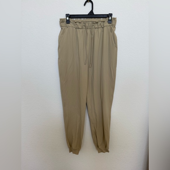 Lululemon Joggers in Trench Size 8 - Picture 2 of 5